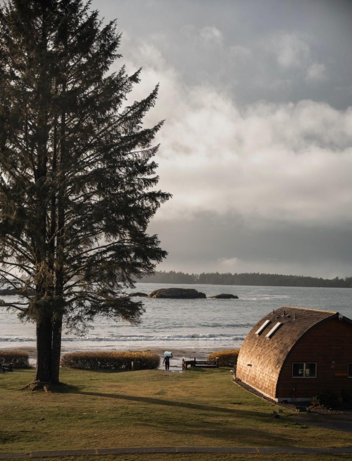 Ocean Village Resort Tofino Exterior foto